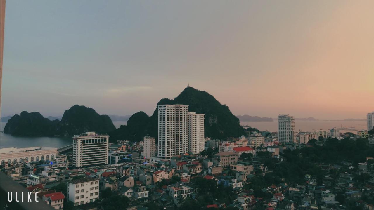 Mon Hạ Long